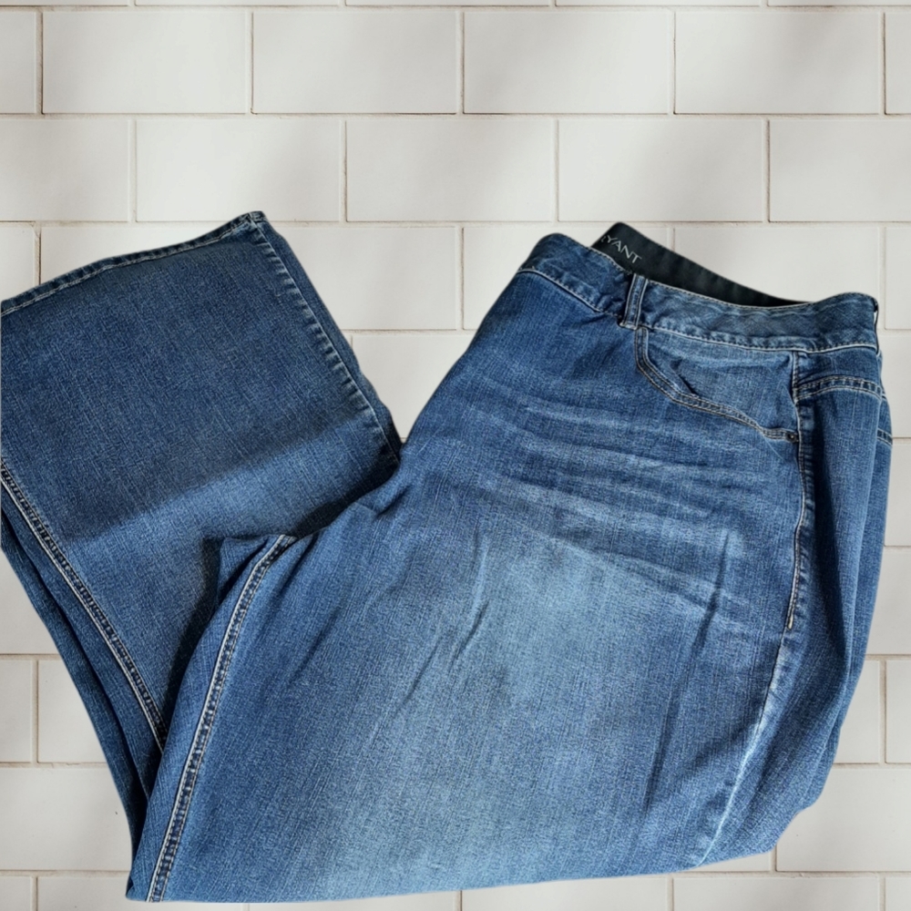 NWT LANE BRYANT 28 SHORT BOOT CUT JEANS